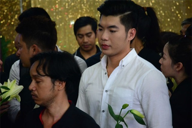 Đồng nghiệp nức nở tiễn đưa Duy Nhân về cõi vĩnh hằng