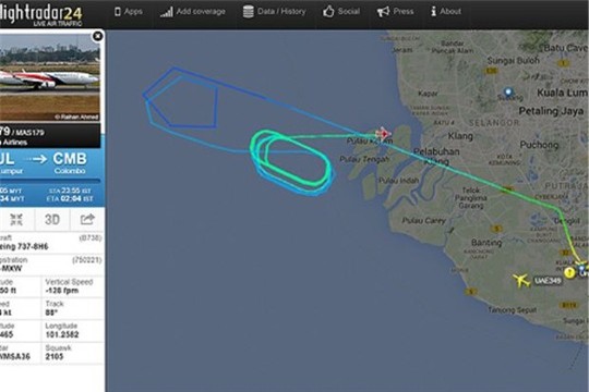 Chiếc MH179 lượn quanh eo biển Malacca trong vài giờ để đốt bớt nhiên liệu trước khi đáp xuống sân bay Kuala Lumpur. Ảnh: The Star