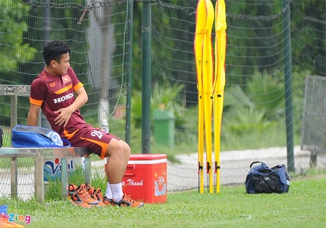 Cầu thủ U23 VN tinh nghịch trong ngày trở lại tập luyện