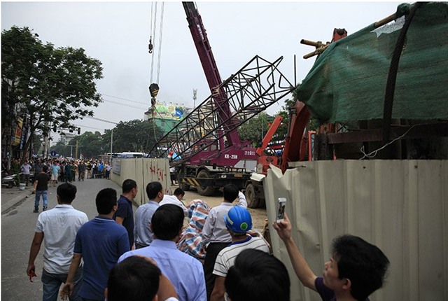 Cầu Giấy, cần cẩu, thai phụ