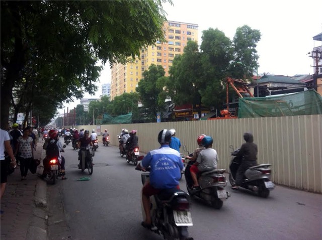 Cầu Giấy, cần cẩu, thai phụ