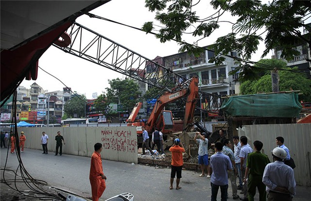 cần cẩu; sập; đường sắt; đô thị