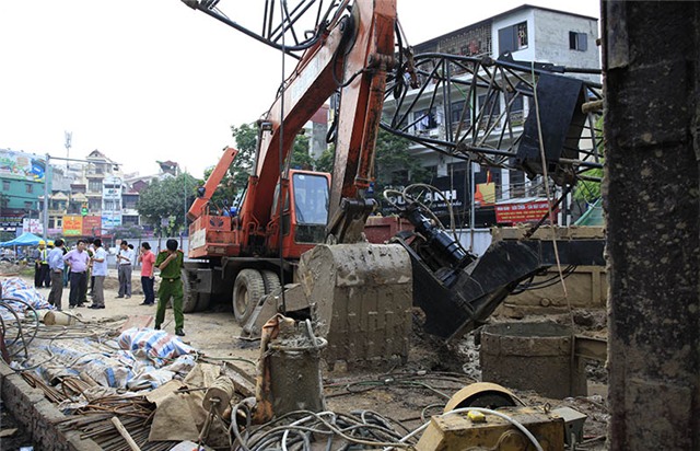 cần cẩu; sập; đường sắt; đô thị