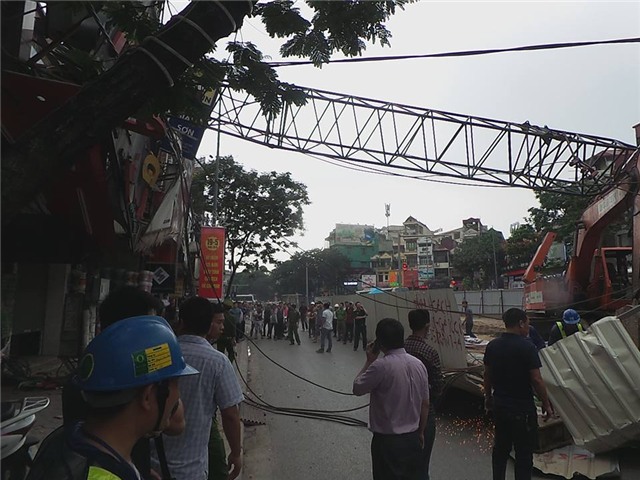 cần cẩu; sập; đường sắt; đô thị