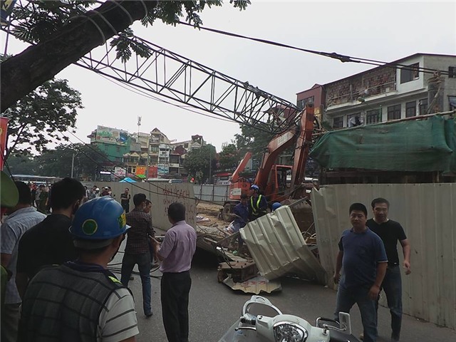 cần cẩu; sập; đường sắt; đô thị