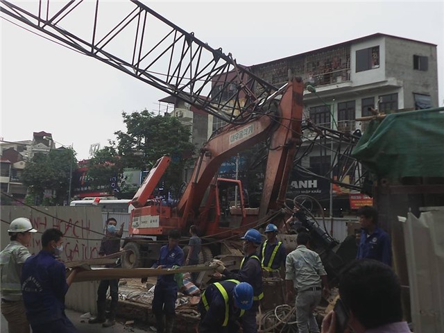 cần cẩu; sập; đường sắt; đô thị