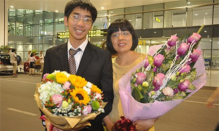 Olympic Vật lý châu Á, Ams, chuyên Phan Bội Châu, HC Vàng