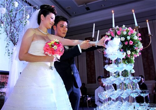 Khi vợ chồng sao Việt sống xa nhau - người hạnh phúc tràn trề, kẻ tan đàn xẻ nghé 0