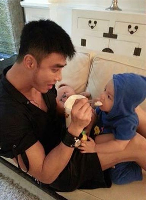 Khi vợ chồng sao Việt sống xa nhau - người hạnh phúc tràn trề, kẻ tan đàn xẻ nghé 1