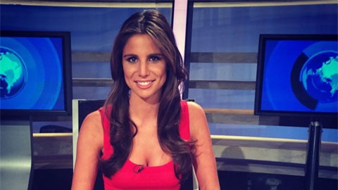Lucia Villalon không muốn hy sinh sự nghiệp riêng để làm nội trợ cho Chicharito
