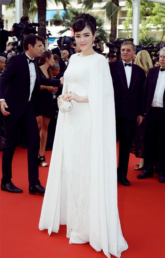 Lý Nhã Kỳ đọ sắc Phạm Băng Băng trên thảm đỏ Cannes