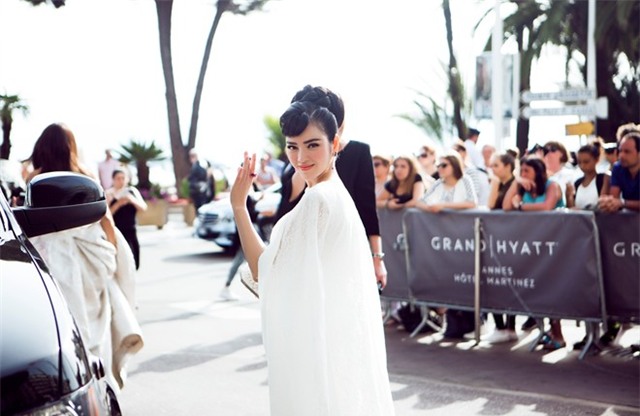 Lý Nhã Kỳ đọ sắc Phạm Băng Băng trên thảm đỏ Cannes