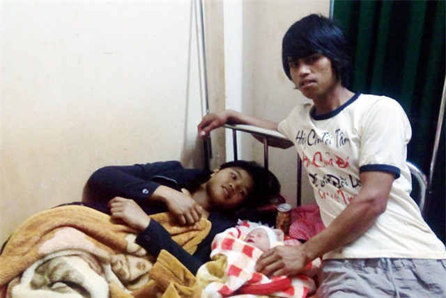 Ly kỳ chuyện sản phụ vượt cạn trên xe công nông - 4