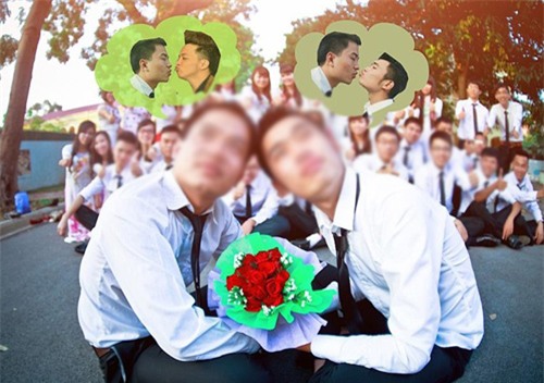 Sinh viên xếp hình 