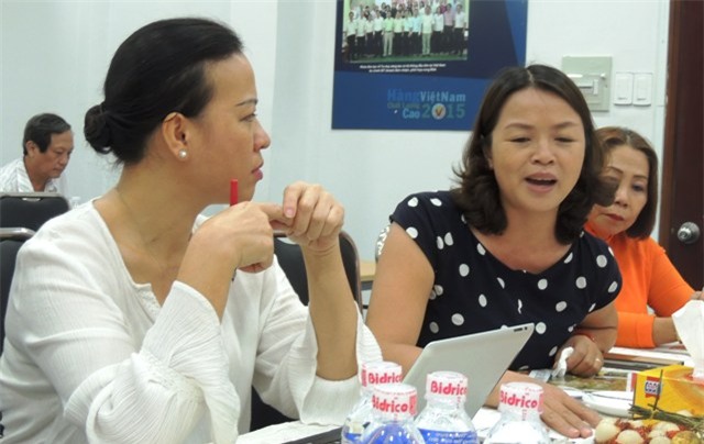 ThS Phạm Thị Thuý (bên trái) - người cho rằng bánh xe bạo lực đang như một vòng quay khủng khiếp