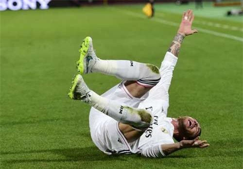 Real thất bát: Có một Ronaldo kiệt sức - 2