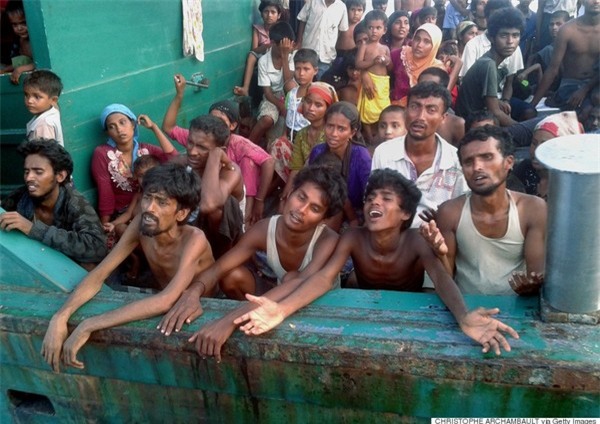 Ánh mắt ám ảnh của 400 người tị nạn trong cơn đói khát