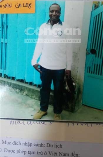 Ông Afolayan Caleb - người mà bà Ngọt khai là chồng mình, đã dùng hộ chiếu giả vào Việt Nam.