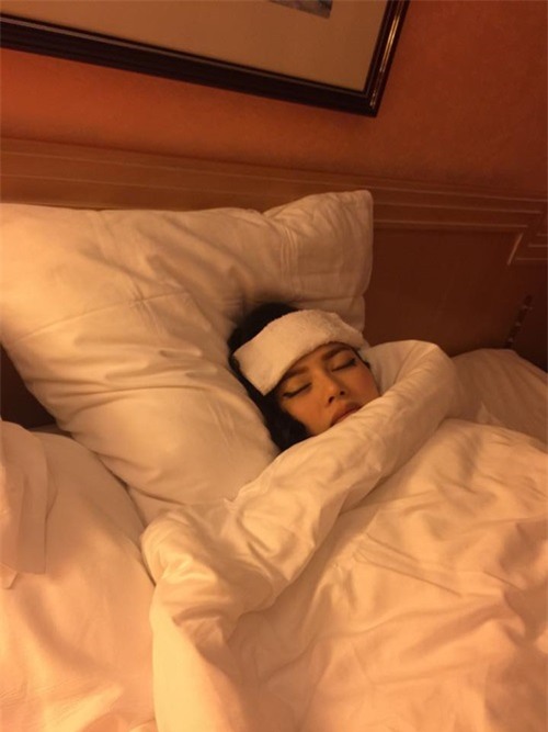 Lý Nhã Kỳ bị ốm nặng sau khi dự LHP Cannes - 1