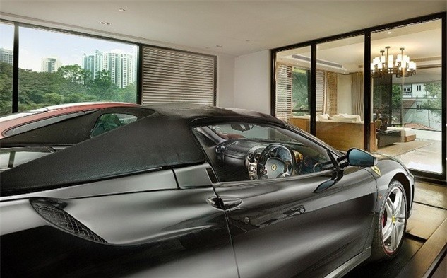 Xe trang trí cho phòng khách: Sở hữu chiếc xe và giữ chúng ngay trong phòng khách, giống như bạn đang sở hữu một tác phẩm nghệ thuật vậy.