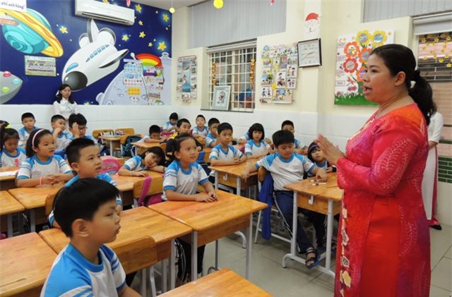 Nhà giáo gồng gánh rất nhiều áp lực từ công việc, cuộc sống (Ảnh minh họa)