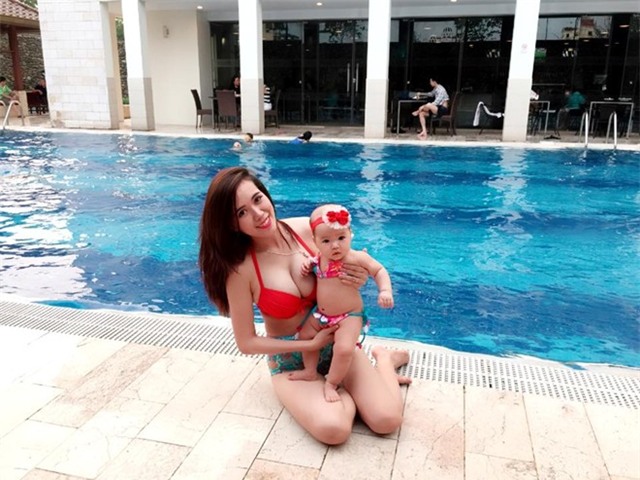 Hot girl Việt diện bikini khoe thân hình nóng bỏng
