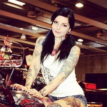 My nu toc xanh nong bong nhat nuoc Y