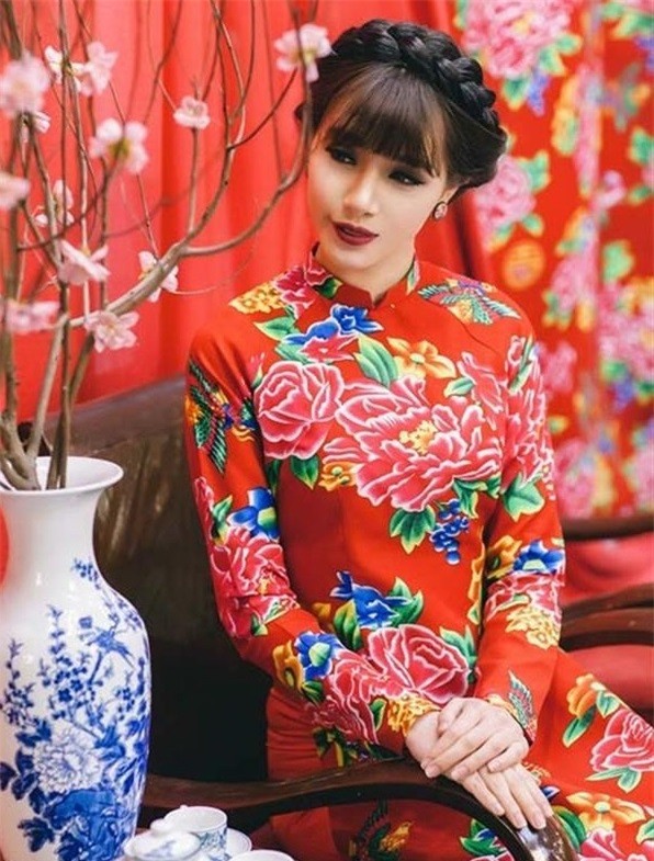 Giới trẻ rộ mốt thời trang họa tiết chăn con công