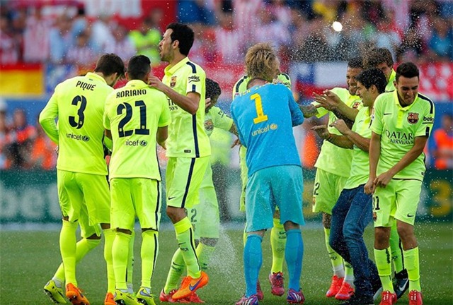 Sao Barca vỡ òa niềm vui trong lần thứ 23 vô địch La Liga