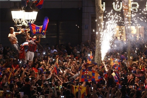 Sao Barca vỡ òa niềm vui trong lần thứ 23 vô địch La Liga