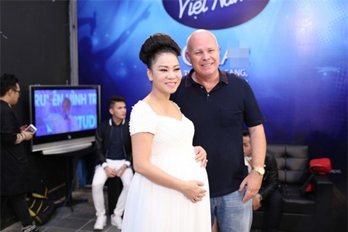 Thu Minh đẹp mũm mĩm bên chồng trước ngày sinh - 2