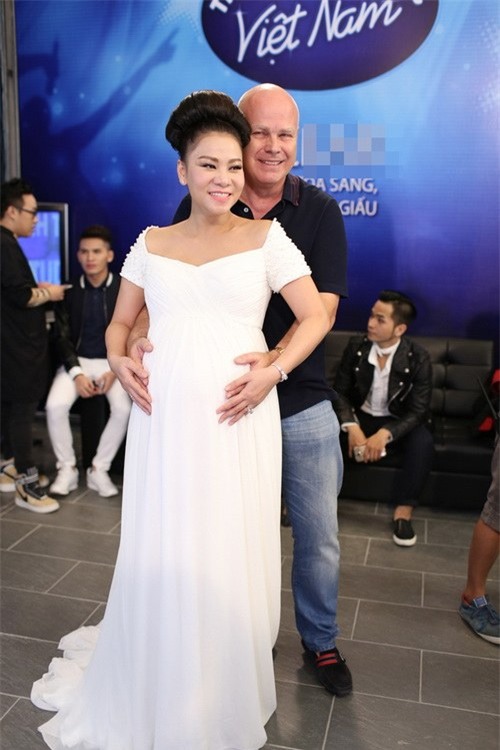 Thu Minh đẹp mũm mĩm bên chồng trước ngày sinh - 3