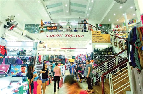 Saigon Square được mệnh danh thiên đường mua sắm hàng Việt xuất khẩu.