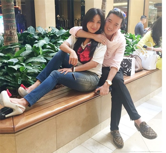 Mr. Đàm tình cờ gặp Y Phụng khi mua sắm ở Mỹ