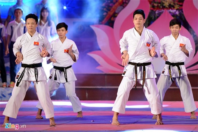 Quế Ngọc Hải đọc lời tuyên thệ trong lễ xuất quân SEA Games