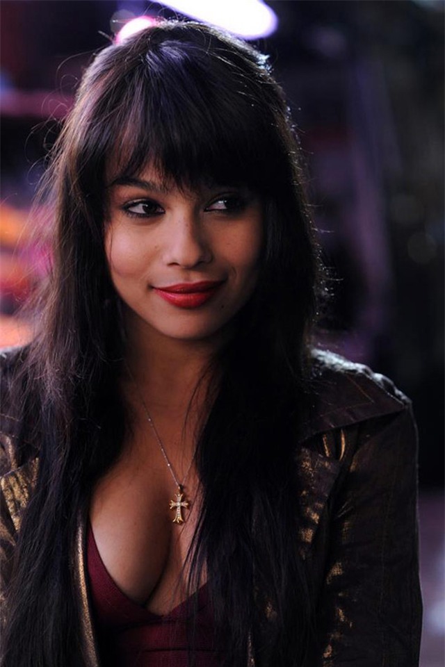 5 co vo nong bong cua “ke bat tu” phim Max dien