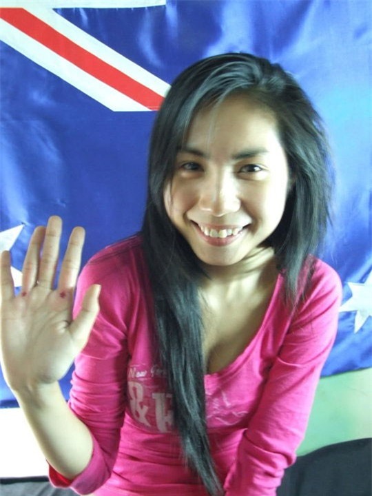 Nhưng ngày xưa, Thuỷ Tiên rất hiếm khi thoải mái nở nụ cười tự tin vì hàm răng khấp khểnh. Có thể nói, công nghệ răng sứ đã khiến cho nữ ca sĩ Giấc mơ tuyết trắng xinh đẹp hơn bội phần