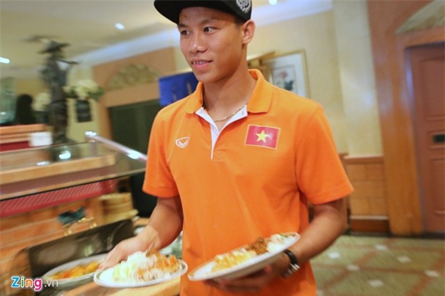 Tuyển Việt Nam đặt chân đến Thái Lan