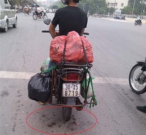 “Rước” bệnh ung thư, biến đổi gen vì bún cá thối, dầu mỡ bẩn - 1