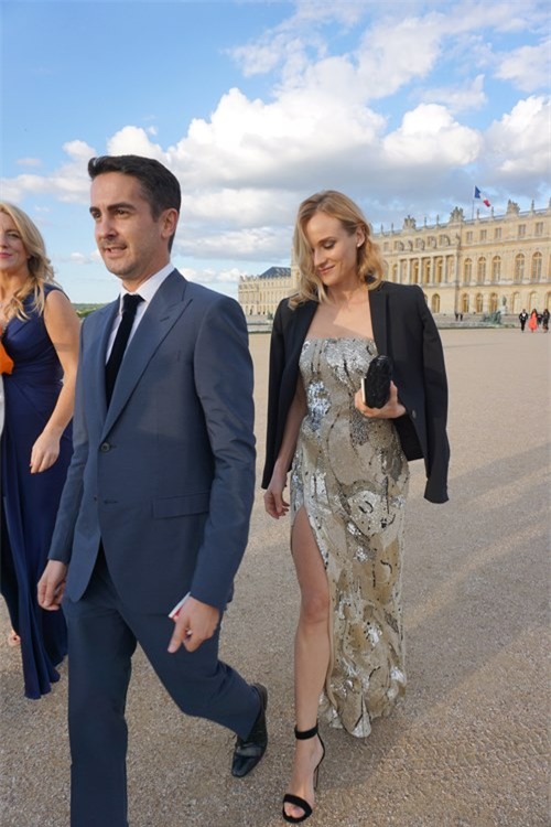 Trương Ngọc Ánh quấn quýt bên Kim Lý tại Pháp - 7