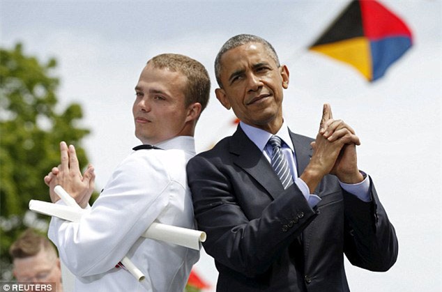 Obama, tạo dáng, điệp viên 007