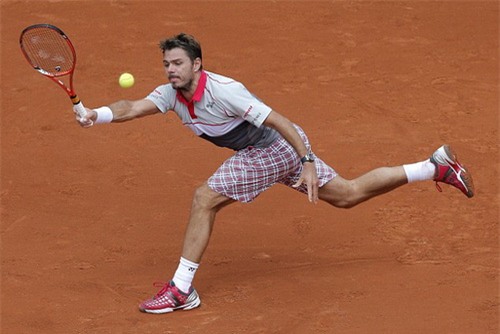 Wawrinka thắng dễ Marsel Ilhan ở trận ra quân tại Roland Garros
