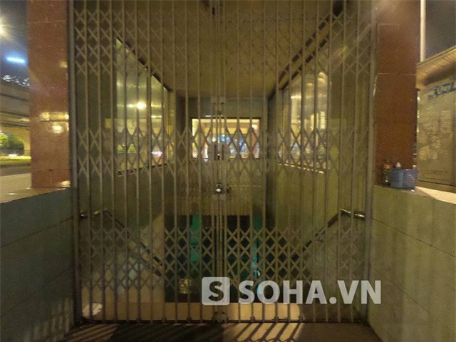 Tức là, cứ sau 22h sẽ không có người đi lại qua đường hầm này...