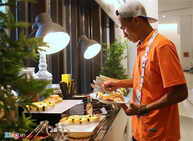 U23 Việt Nam đóng quân tại thiên đường ăn uống ở Singapore