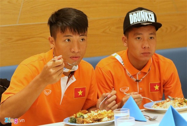 U23 Việt Nam đóng quân tại thiên đường ăn uống ở Singapore