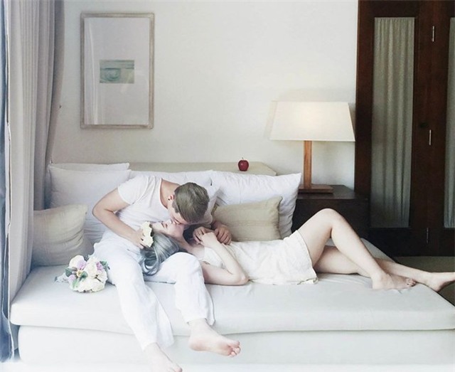 Ảnh cưới chụp bằng điện thoại của cặp hot teen Hà thành