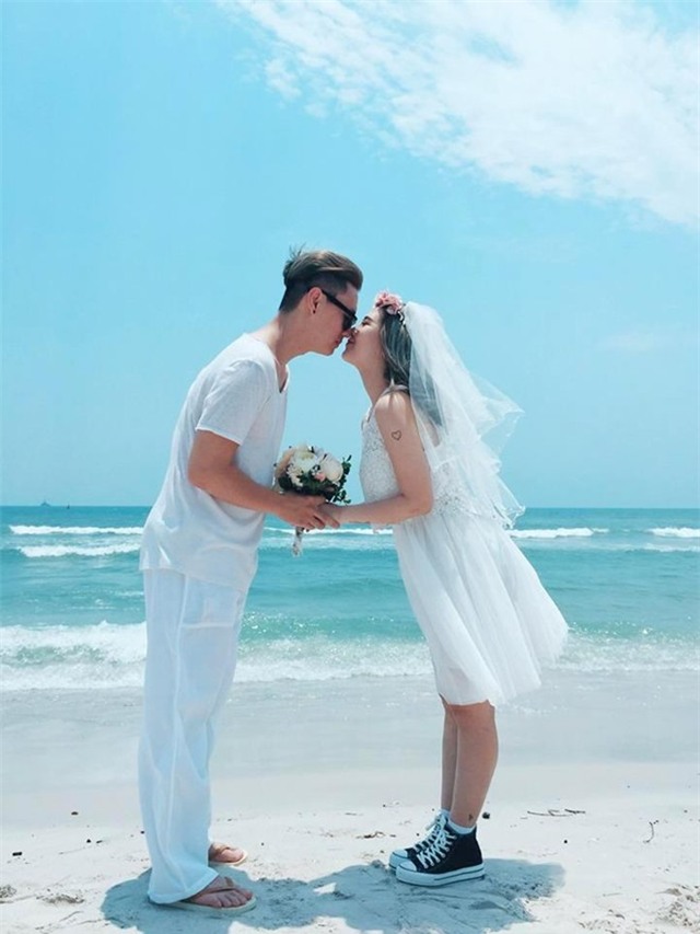 Ảnh cưới chụp bằng điện thoại của cặp hot teen Hà thành