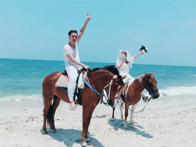 Ảnh cưới chụp bằng điện thoại của cặp hot teen Hà thành