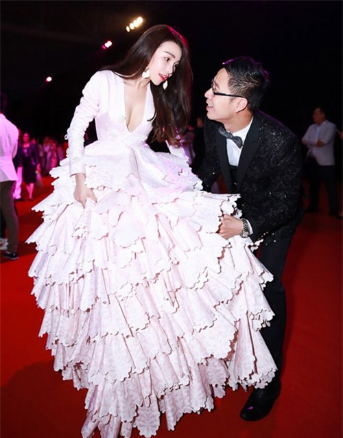 Váy áo cồng kềnh đầy rẫy nguy hiểm của sao Việt - 5