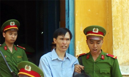 yêu râu xanh,hầu tòa, clip sex